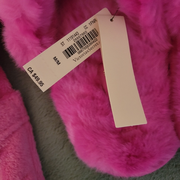 Victoria Secret Robe & Slipper set - Picture 4 of 6